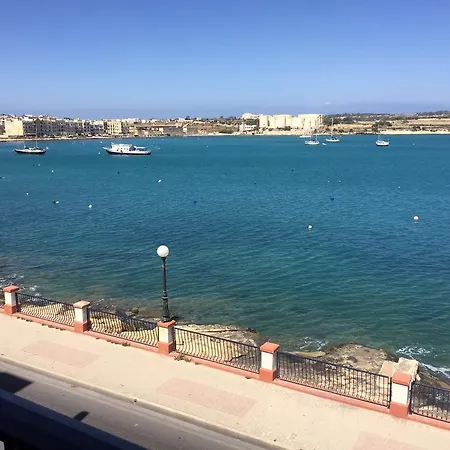Bedzzz By The Sea Birżebbuġa
