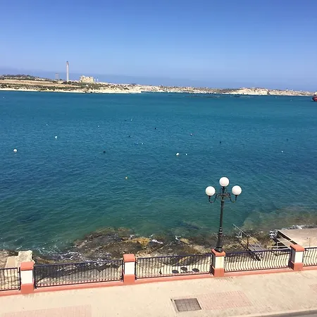 Bedzzz By The Sea Apartment Birżebbuġa